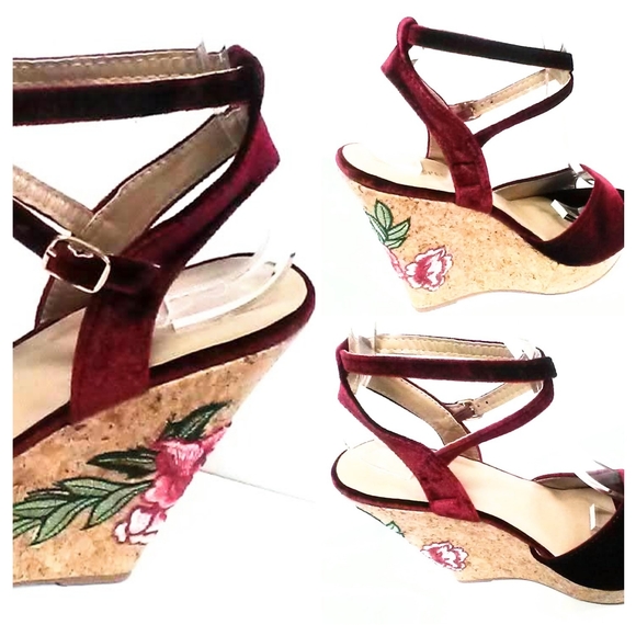 NEW! Burgundy Crush Velvet Wedge! - Picture 4 of 12